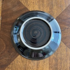 【新品未使用】やちむん 育陶園 ７寸皿（一色飛カンナ）陶器の画像