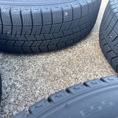 カローラ フィット165/70R14スタッドレスタイヤ アルミ付4本セット 冬用の画像