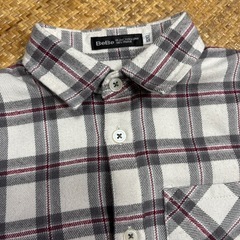 BeBe 120 グレーとエンジとホワイト　長袖チェックシャツの画像