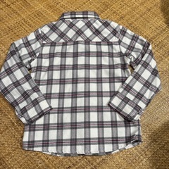 BeBe 120 グレーとエンジとホワイト　長袖チェックシャツの画像