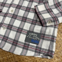 BeBe 120 グレーとエンジとホワイト　長袖チェックシャツの画像