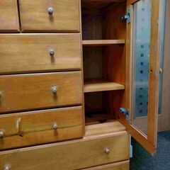 【あげます！】天然パイン材 ベビーチェスト 幅41センチ 高120センチ 奥行41センチ 6段 ガラス扉の棚付きの画像