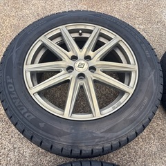 SUV系用 225/60R17スタッドレスタイヤ アルミ付き4本セット 冬用の画像