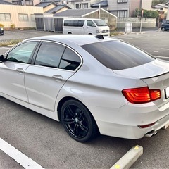 格安個人!! 後期型BMW 523iラグジュアリーF10冬タイヤ付の画像