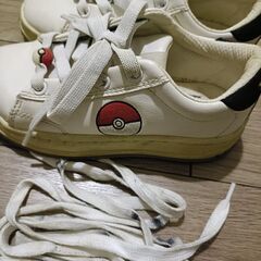 (受渡し予定あり)ZARA ポケモンスニーカー 19cmの画像