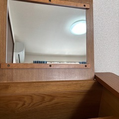 ドレッサーとスツールの画像