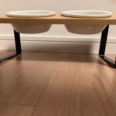 ペットのご飯入れの画像