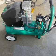 PUMAエアーコンプレッサーオイル式AC15-30の画像