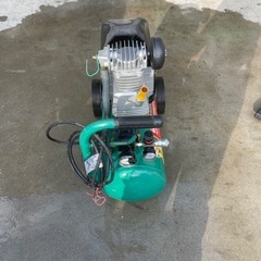 PUMAエアーコンプレッサーオイル式AC15-30の画像