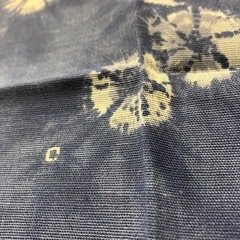 M2511-137 絞り染め ハンカチ ブルー 未使用品　の画像