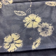 M2511-137 絞り染め ハンカチ ブルー 未使用品　の画像