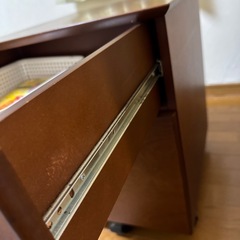 アンティーク風　デスク下　チェストの画像