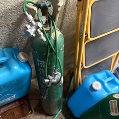 空瓶　炭酸ボンベ　アサヒ　の画像