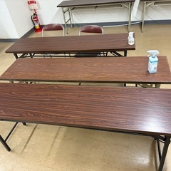 折りたたみ長テーブルの画像