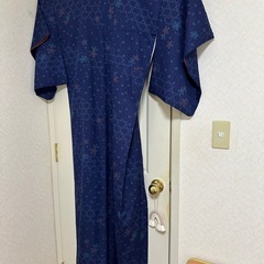 着物　化繊　小紋　紺地に桜と籠目の画像