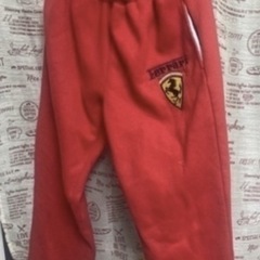 ⑩フェラーリの子供用パーカー、ズボンセットの画像
