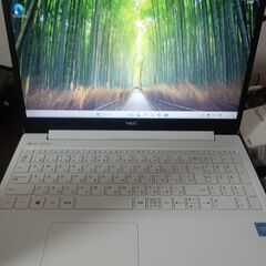 NEC　高年式　軽量薄型スリムモデル　 Wifi対応　　カメラ内蔵　USBTYPEC　ベゼルレス液晶の画像