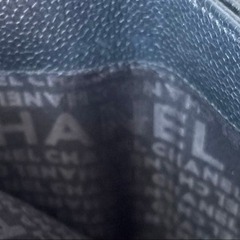 CHANEL シャネル　ブラックレザー 二つ折り財布の画像