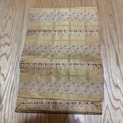黄土色　キラキラした古典柄　名古屋帯の画像