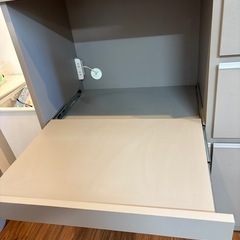 食器棚　カップボードの画像