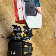 任天堂　Switch本体　ソフト２本付きの画像