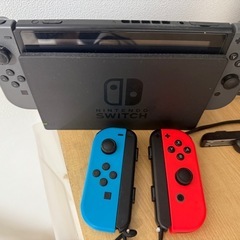 任天堂　Switch本体　ソフト２本付きの画像