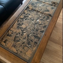 彫刻テーブルの画像