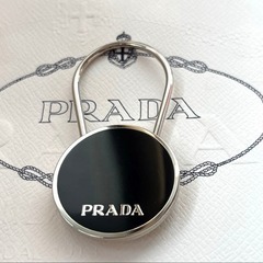  未使用　PRADA ブラック キーリングの画像