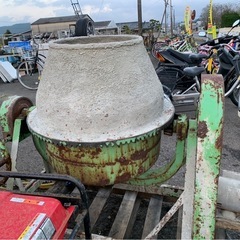 コンクリートミキサー（ジャンク）の画像