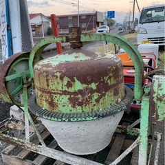 コンクリートミキサー（ジャンク）の画像