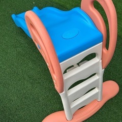 大きい滑り台の画像