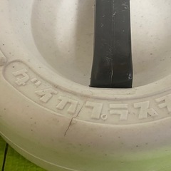 プラスチック製漬物石３個セット＝20kg（丸型10kg、6kg、4kg）の画像