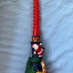 高さ13センチ・サンタのキャンドル立て（せともの）の画像