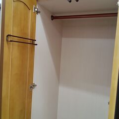 リユースのサカイ栃木店★ジモティ割あり★  ワードローブ ベージュ W59.5×D56×H184.5 クリーニング済み TC11498の画像