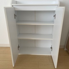 カウンター下収納の画像