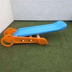 子供遊具すべり台　トイザらスの画像