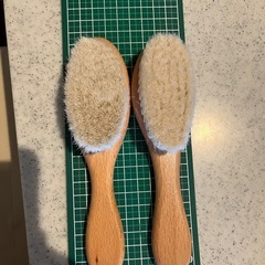 新品　木製　ぬいぐるみブラシ　2本の画像