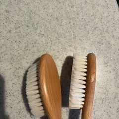 新品　木製　ぬいぐるみブラシ　2本の画像