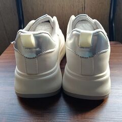 新品 23cm レディース スニーカー ホワイト シューズ 靴 カジュアル 識別番号:(944-Z)の画像