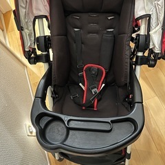 買い物カゴも乗せられるベビーカーの画像