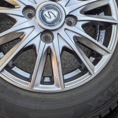 ★値下げしました　22年製　スタッドレスタイヤ4本セット　ホイール付の画像