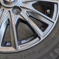 ★値下げしました　22年製　スタッドレスタイヤ4本セット　ホイール付の画像