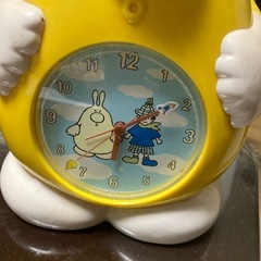 この商品は、トヨタのミニバン「イプサム」のキャラクター「イプー」の目覚まし時計です。の画像
