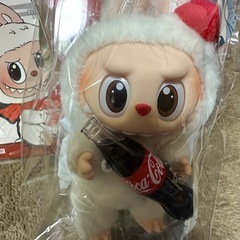 【正規品】LABUBU ラブブ　コカコーラ ぬいぐるみ ペンダント 瓶の画像