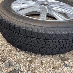 冬用タイヤ+アルミホイールセット(1シーズンのみ利用　美品)の画像