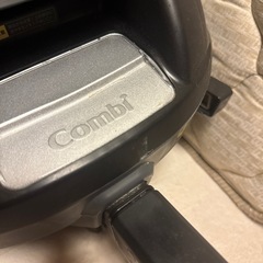 新生児〜から‼︎【combi 】チャイルドシートの画像