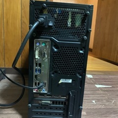 デスクトップPC(ゲーム)周辺機器付きの画像