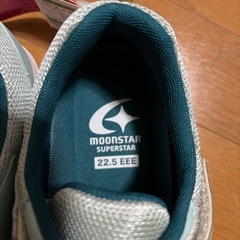 スニーカーの画像