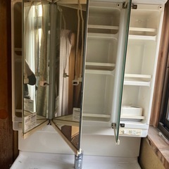 至急❗️11/10建物ごと解体！洗面台・トイレ・カーテンレール・ふすま・障子・カーペット　他　　の画像