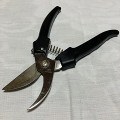 【期間限定 早い物勝ち】剪定ばさみ 家庭菜園 ガーデニング 生花 園芸 軽量タイプの画像